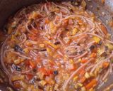 Foto del paso 4 de la receta: Guiso de calabacines con fideos
