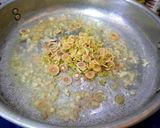 Hình bước làm 2 của món Thịt ba chỉ kho mắm ruốc