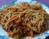 Foto del paso 5 de la receta: Espaguetis integrales con tomate, atún y hortalizas