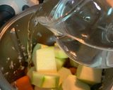 Foto del paso 2 de la receta Crema de zanahoria y calabacín con puerro