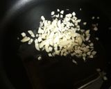 Foto del paso 2 de la receta: Arroz con algas wakame, puntillas de calamar y mejillones