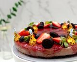 Gambar langkah 9 resipi Chocolate Cheesecake With Berries.