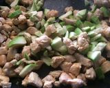 Foto del paso 3 de la receta: Pollo agridulce con guayaba