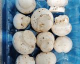 A picture of step 1 of Mushroom Masala.