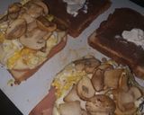 A picture of step 3 of Sandwich with Tomatada.