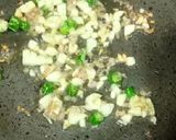 A picture of step 1 of Garlic Broccoli Soup.
