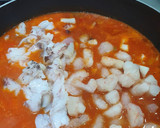 Foto del paso 4 de la receta: Medallones de merluza con salsa de mariscos
