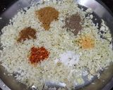 A picture of step 3 of Gobhi paratha.