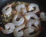 รูปขั้นตอนการทำที่ 3 ของ ข้าวราดกุ้งผัดพริกหยวก