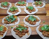 Foto del paso 4 de la receta: Tacos de chorizos de cerdo al vino, nueces, roquefort y morrones