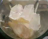 A picture of step 4 of Honeydew Melon & Mango Smoothie.