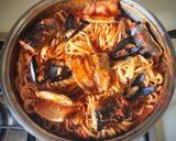 Foto del passaggio 11 della ricetta Bavette capitone e cozze