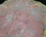 Foto del paso 3 de la receta: Para compartir en casa, pizza con jamón y morrón - súper cargada doble queso