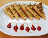 A picture of step 2 of Rava Toast.