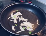 รูปขั้นตอนการทำที่ 3 ของ ข้าวหน้าไก่ผัดกิมจิ
