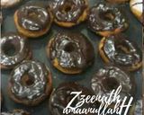 A picture of step 5 of Easy Doughnuts.