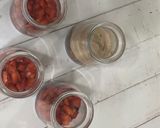 A picture of step 5 of Oreoberry Parfait.