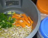Foto langkah ke 1 dari resep Tumis mie sayur.