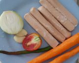 Foto langkah ke 1 dari resep Sosis Tumis Saus Madu (Gampang, gurih 😋).