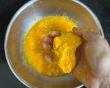 A picture of step 2 of Aamras Poori.
