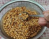 Foto langkah ke 4 dari resep Kacang Kedelai Goreng.