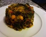 Foto del paso 1 de la receta: Salteado de espinacas con tomate y garbanzos