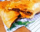 A picture of step 4 of Spicy lal Mirch Qeema calzone.