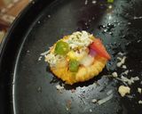 બિસ્કીટ પીઝા (Biscuit Pizza Recipe In Gujarati) રેસીપી સ્ટેપ4ફોટો