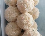 Foto langkah ke 3 dari resep Bola bola nasi krispy.