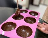 A picture of step 1 of Hot Chocolate Bombs.