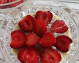 Foto del paso 5 de la receta: Postre en copas de frutillas, súper fácil