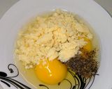 Gambar langkah 1 resipi Creamy Egg Tomato Pasta.