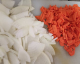 Foto del paso 2 de la receta: Muslos de pollo con dátiles y un toque de naranja