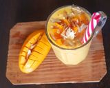A picture of step 2 of Alphonso mango shake.