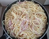 Hình bước làm 2 của món Mì Ý sốt kem