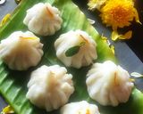 A picture of step 5 of Ukadichi Modak.