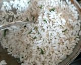 A picture of step 3 of Sukhi Bhel.