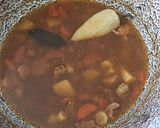 Bográcsban főtt gulyásleves recept fázis 3 fotója