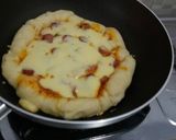 Foto langkah ke 5 dari resep Pizza teflon.