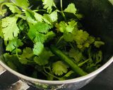 लहसुन धनिए की चटनी(Lahsun dhaniya ki chutney recipe in Hindi) रेसिपी चरण 2 फोटो