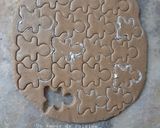 Une image de l'étape 6 de Biscuits bonhommes de Noël en pain d'épices 🎄.