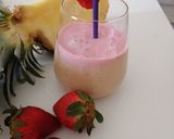 A picture of step 3 of Double layers smoothie.