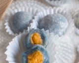 Foto langkah ke 6 dari resep Mochi bunga Telang isian labu kuning.
