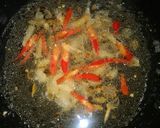 Foto langkah ke 3 dari resep Tumis kangkung saus tiram.
