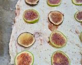 Une image de l'étape 6 de Focaccia aux figues fraîches.