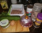 Foto del paso 1 de la receta: Albóndigas de pavo y calabacín en salsa de tomate