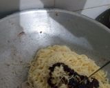 Foto langkah ke 3 dari resep Mie goreng sederhana.