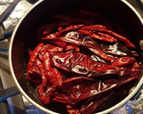 Foto del paso 8 de la receta: Chamorros de res en salsa de birria