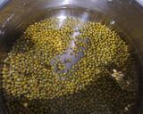 A picture of step 1 of Mung beans curry.