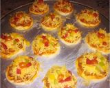 A picture of step 2 of Mini Chicken tikka pizzas.